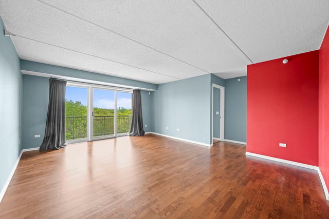 6807 N Milwaukee Avenue 601, Niles, IL 60714