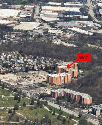 6807 N Milwaukee Avenue 601, Niles, IL 60714