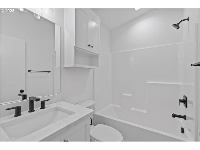 313 Se OAR Ave, Lincoln City, OR 97367