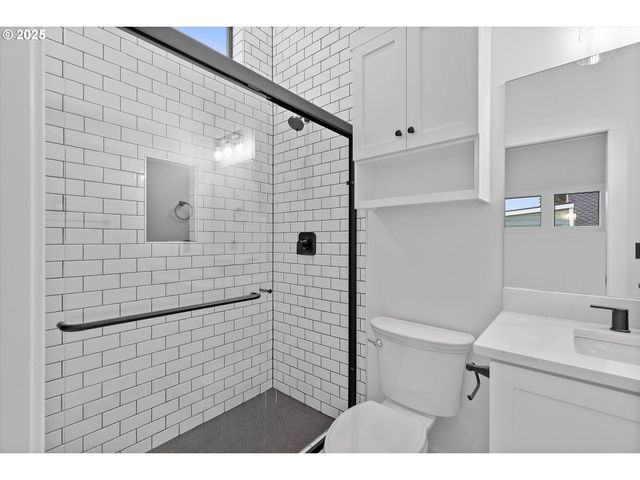 313 Se OAR Ave, Lincoln City, OR 97367