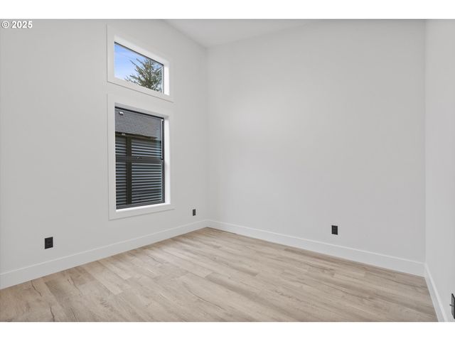 313 Se OAR Ave, Lincoln City, OR 97367