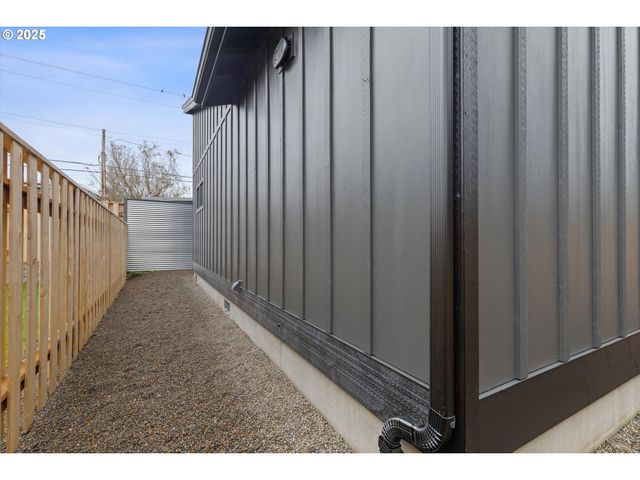 313 Se OAR Ave, Lincoln City, OR 97367