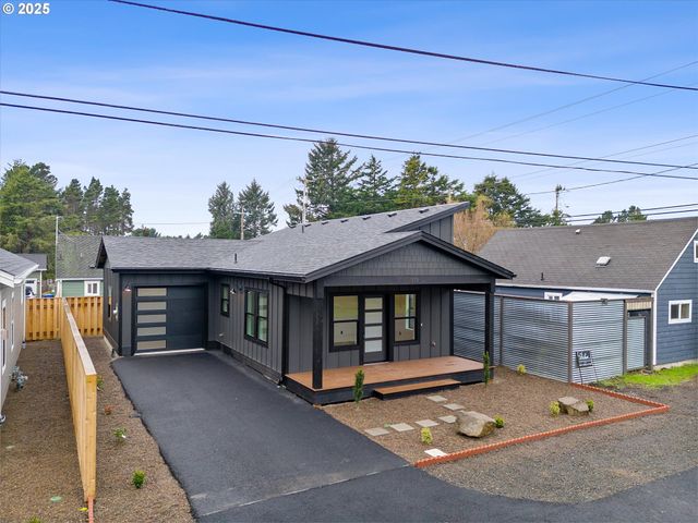 313 Se OAR Ave, Lincoln City, OR 97367