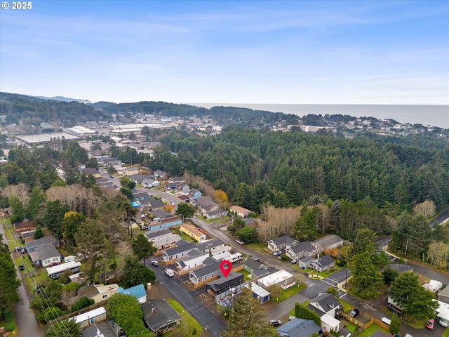 313 Se OAR Ave, Lincoln City, OR 97367