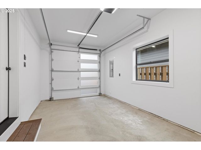 313 Se OAR Ave, Lincoln City, OR 97367