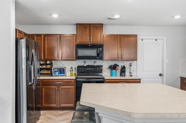 724 Bailey Park DR, Jarrell, TX 76537