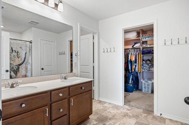 724 Bailey Park DR, Jarrell, TX 76537