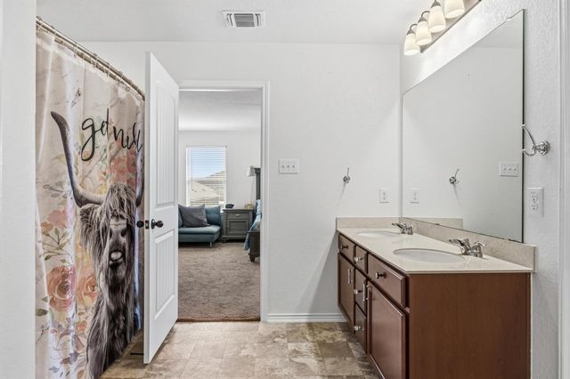 724 Bailey Park DR, Jarrell, TX 76537