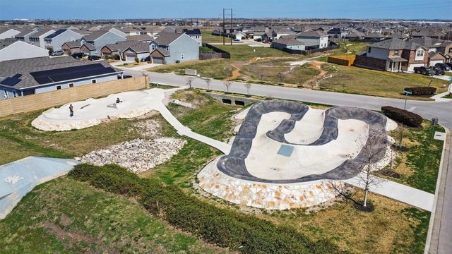 724 Bailey Park DR, Jarrell, TX 76537