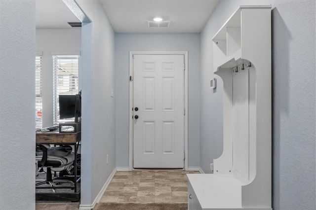 724 Bailey Park DR, Jarrell, TX 76537