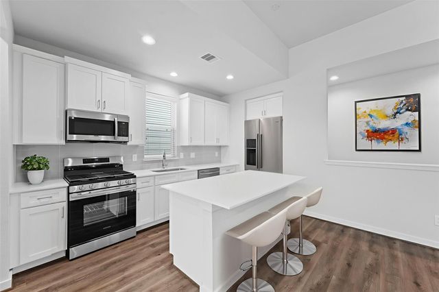 2110 Dewalt Street F, Houston, TX 77088