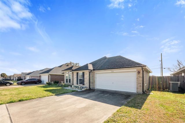 3460 Lake Arthur Drive, Port Arthur, TX 77642