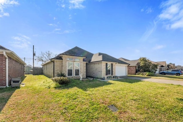 3460 Lake Arthur Drive, Port Arthur, TX 77642