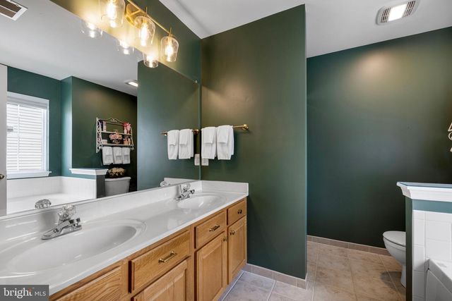 9693 ROYAL CREST CIR, Frederick, MD 21704