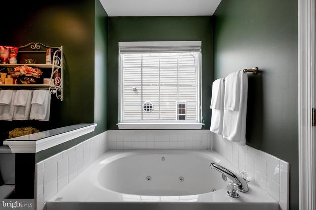 9693 ROYAL CREST CIR, Frederick, MD 21704