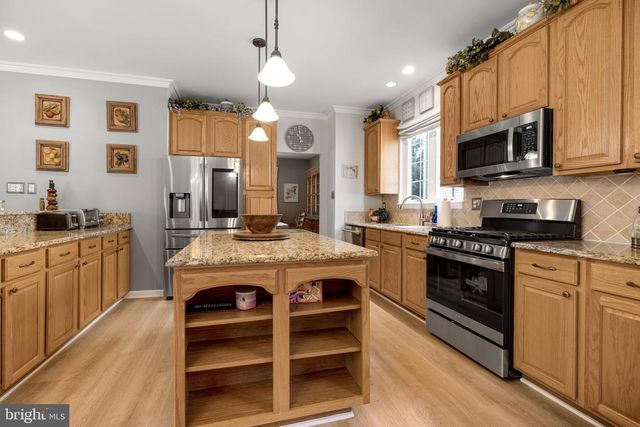 9693 ROYAL CREST CIR, Frederick, MD 21704