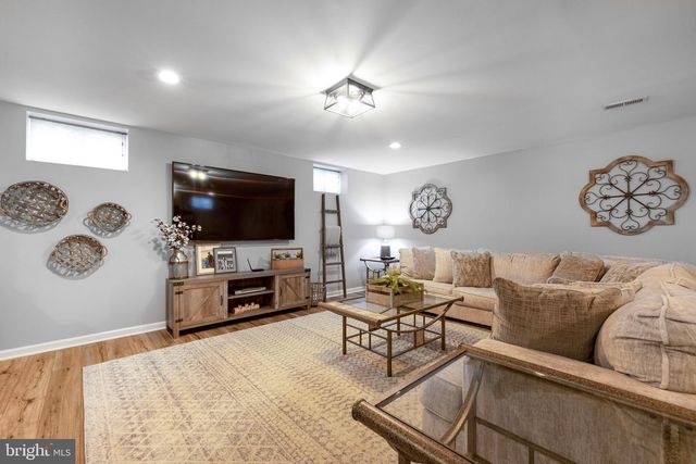 9693 ROYAL CREST CIR, Frederick, MD 21704
