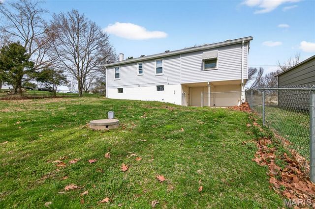 5208 Roberta Drive, High Ridge, MO 63049