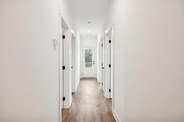 609 S Main St, Mount Pleasant, TN 38474