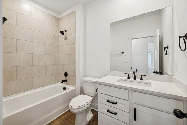 609 S Main St, Mount Pleasant, TN 38474