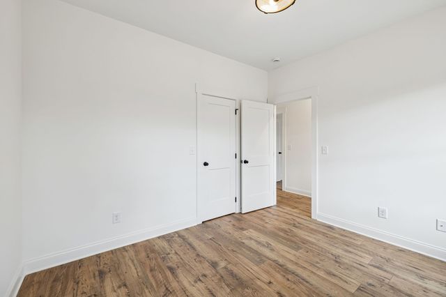 609 S Main St, Mount Pleasant, TN 38474