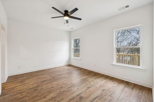 609 S Main St, Mount Pleasant, TN 38474