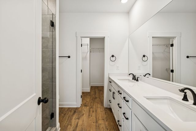 609 S Main St, Mount Pleasant, TN 38474