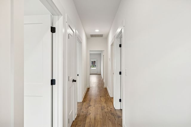 609 S Main St, Mount Pleasant, TN 38474