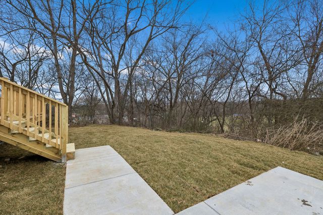 609 S Main St, Mount Pleasant, TN 38474