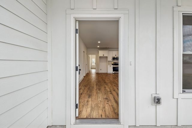 609 S Main St, Mount Pleasant, TN 38474