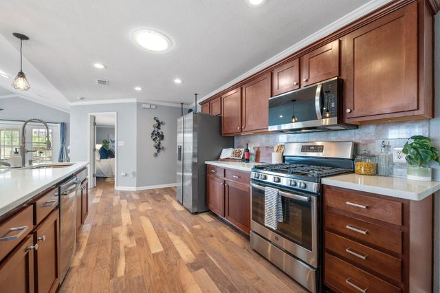 2001 E 8th ST, Austin, TX 78702