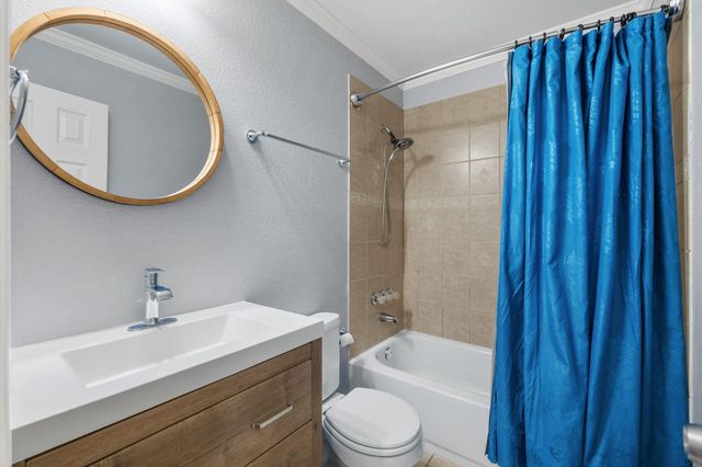 2001 E 8th ST, Austin, TX 78702