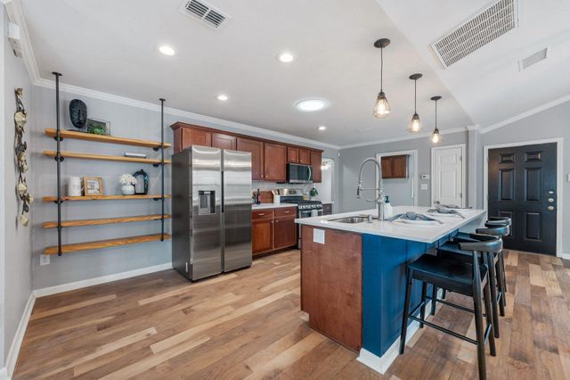 2001 E 8th ST, Austin, TX 78702