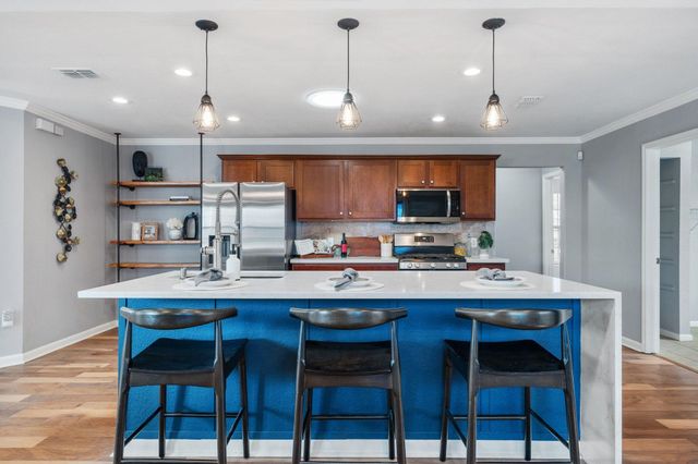 2001 E 8th ST, Austin, TX 78702