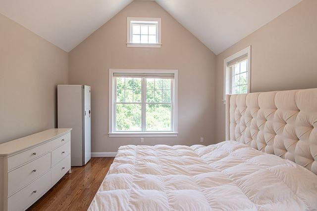 64 Evergreen Avenue 8, Bedford, MA 01730