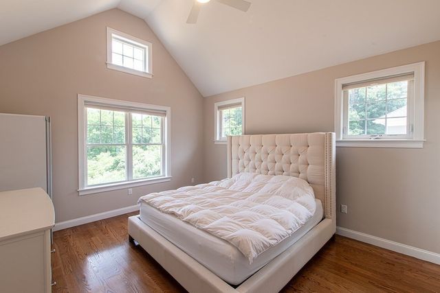 64 Evergreen Avenue 8, Bedford, MA 01730