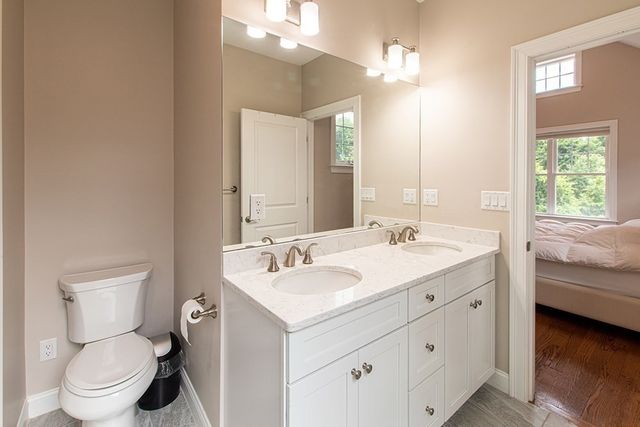 64 Evergreen Avenue 8, Bedford, MA 01730