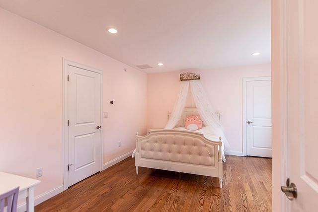 64 Evergreen Avenue 8, Bedford, MA 01730