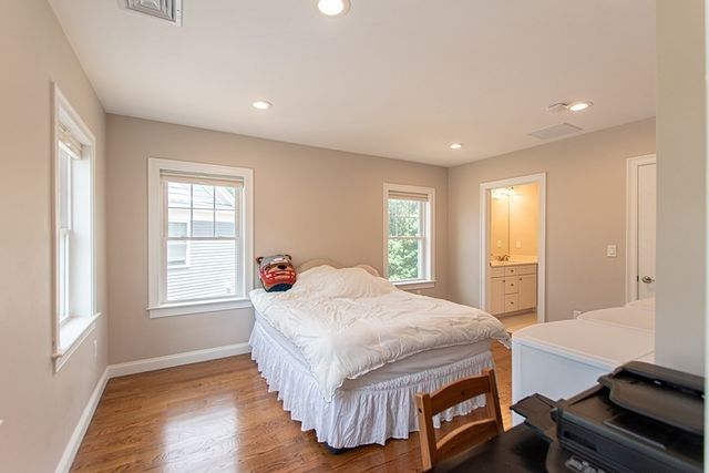 64 Evergreen Avenue 8, Bedford, MA 01730