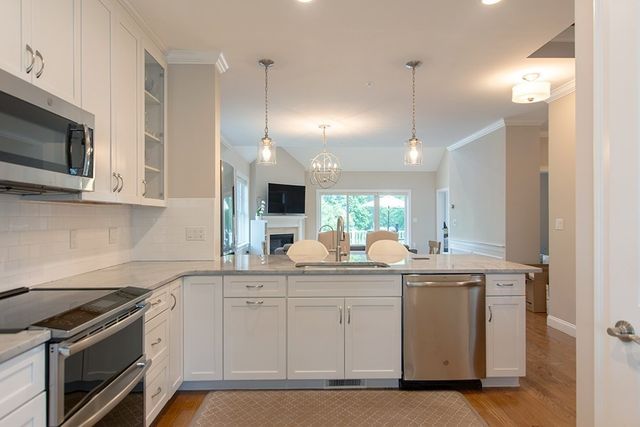64 Evergreen Avenue 8, Bedford, MA 01730