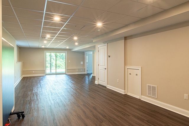 64 Evergreen Avenue 8, Bedford, MA 01730