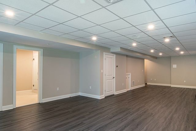 64 Evergreen Avenue 8, Bedford, MA 01730