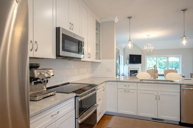 64 Evergreen Avenue 8, Bedford, MA 01730