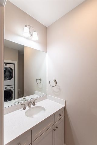64 Evergreen Avenue 8, Bedford, MA 01730