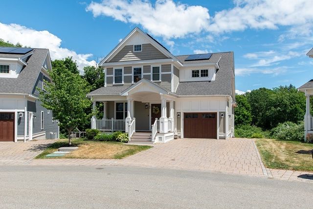 64 Evergreen Avenue 8, Bedford, MA 01730