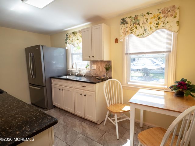 917 Mountain Avenue, Middlesex, NJ 08846