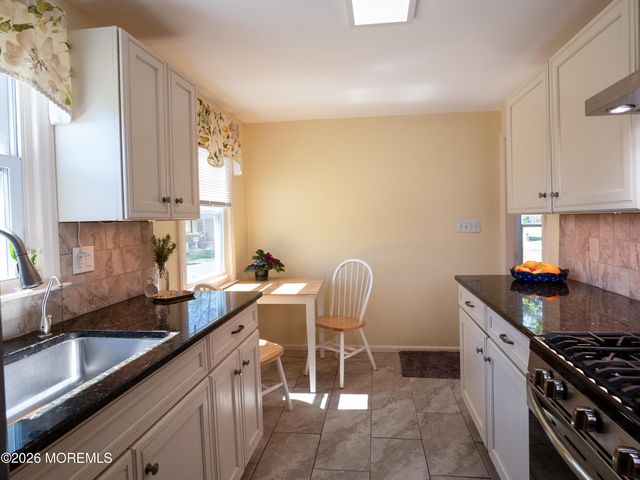 917 Mountain Avenue, Middlesex, NJ 08846