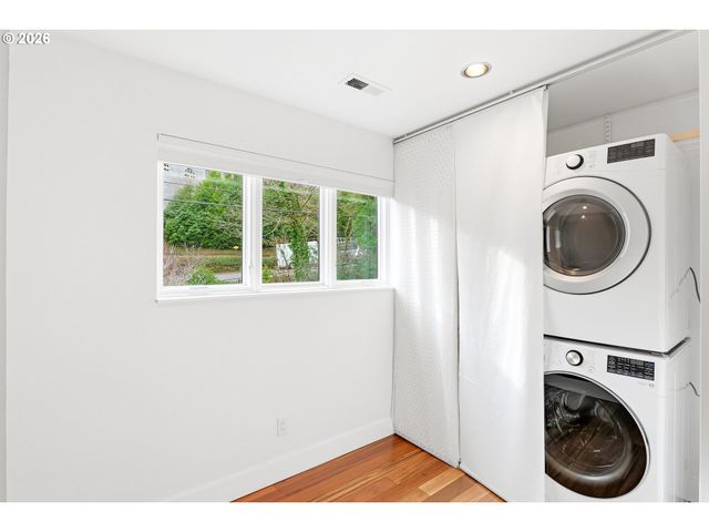 302 Nw ALBEMARLE Ter, Portland, OR 97210