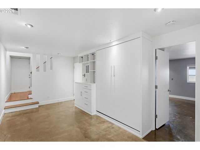 302 Nw ALBEMARLE Ter, Portland, OR 97210