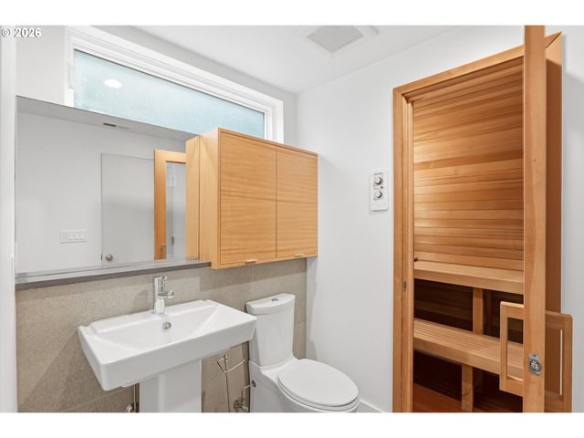 302 Nw ALBEMARLE Ter, Portland, OR 97210